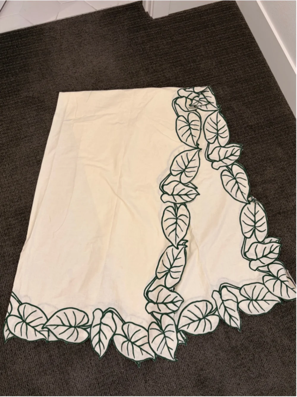 Farm Rio x Anthropologie Embroidered Botanical Tablecloth NWT Cream Green 59x87